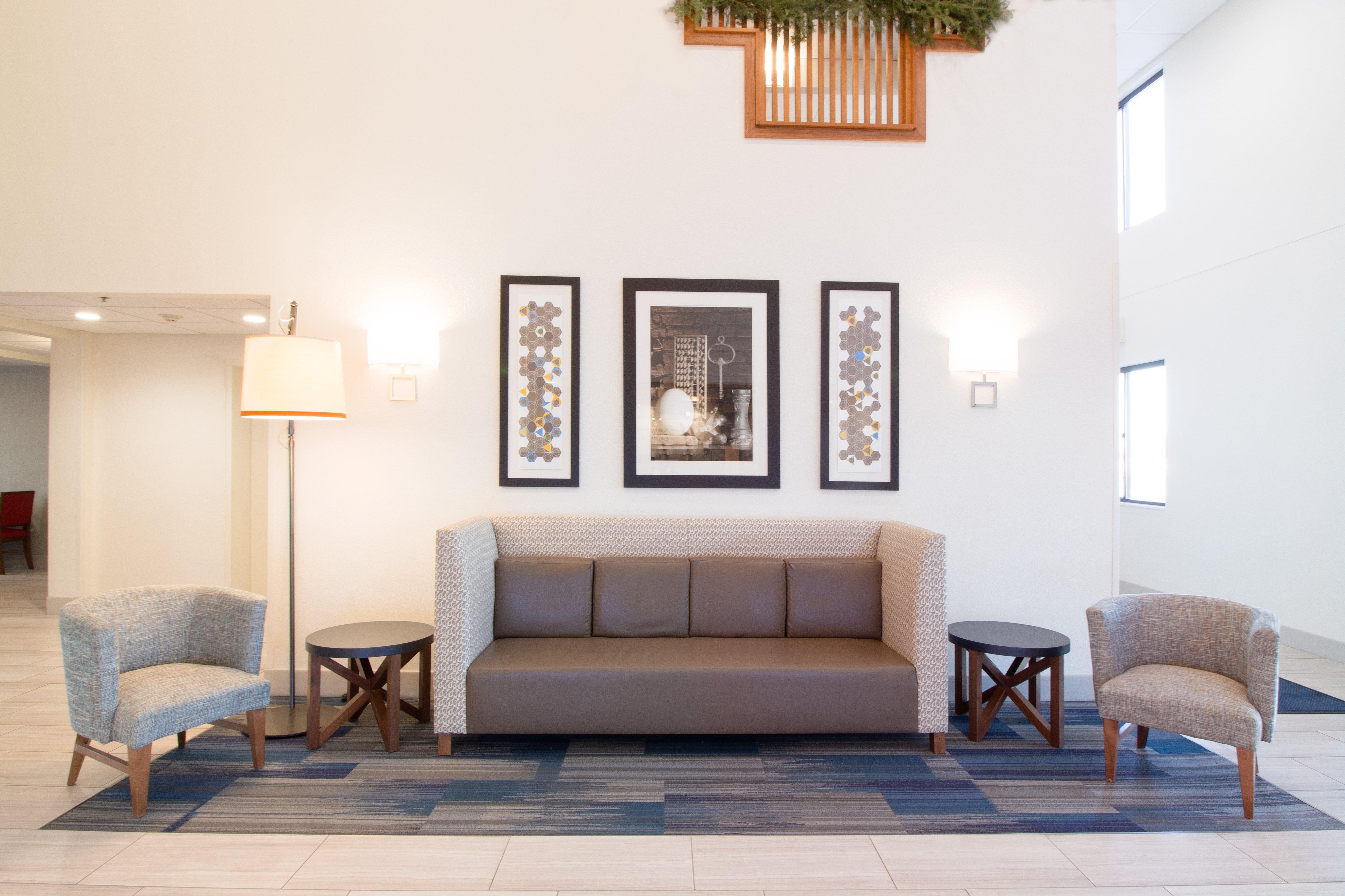 Holiday Inn Express & Suites - Worthington By Ihg Екстер'єр фото