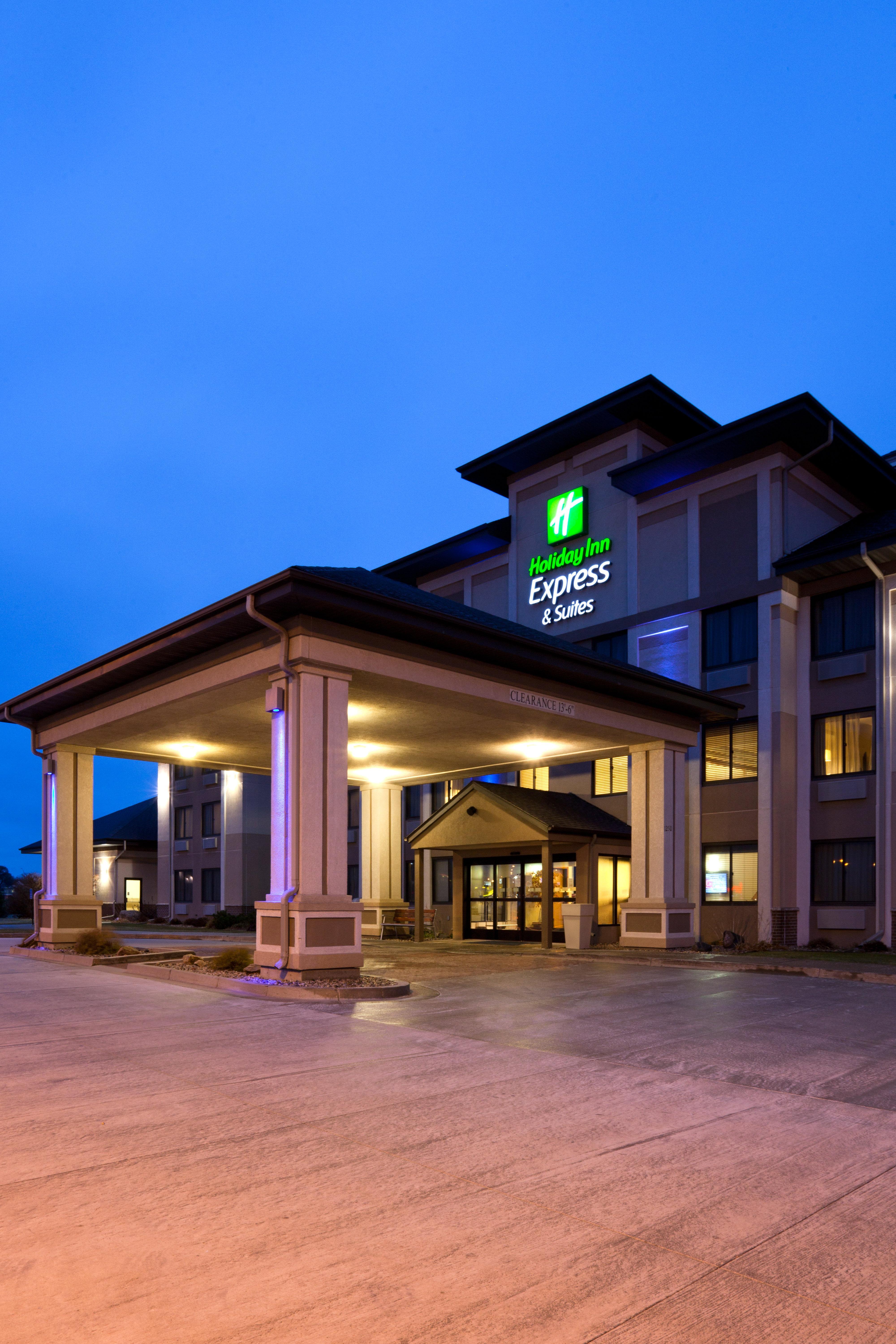 Holiday Inn Express & Suites - Worthington By Ihg Екстер'єр фото